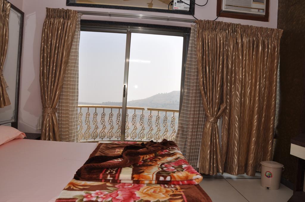Raval Bunglow Panchgani Phòng bức ảnh